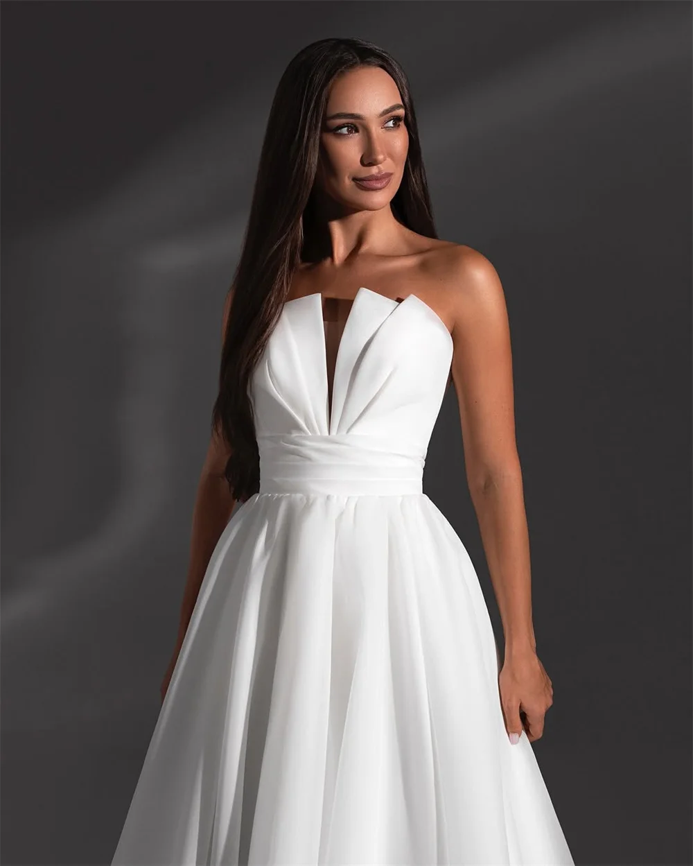 Espraying elegante marfim organza vestido de casamento sem alças sem mangas vestidos de noiva uma linha até o chão robe de mariée personalizado
