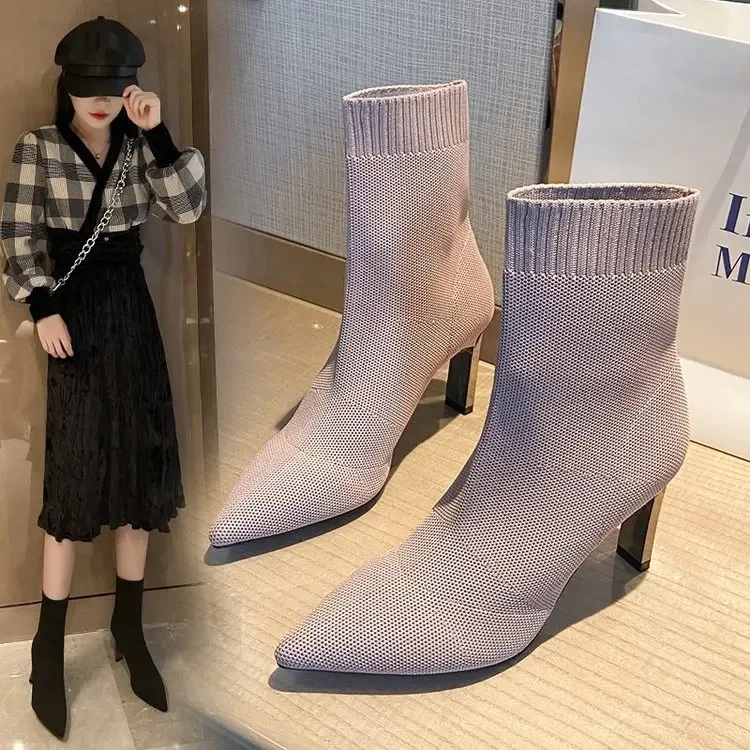 Botas finas y finas que combinan con todo para mujer, calcetines elásticos de tubo medio con punta estrecha, novedad de Otoño Invierno 2024