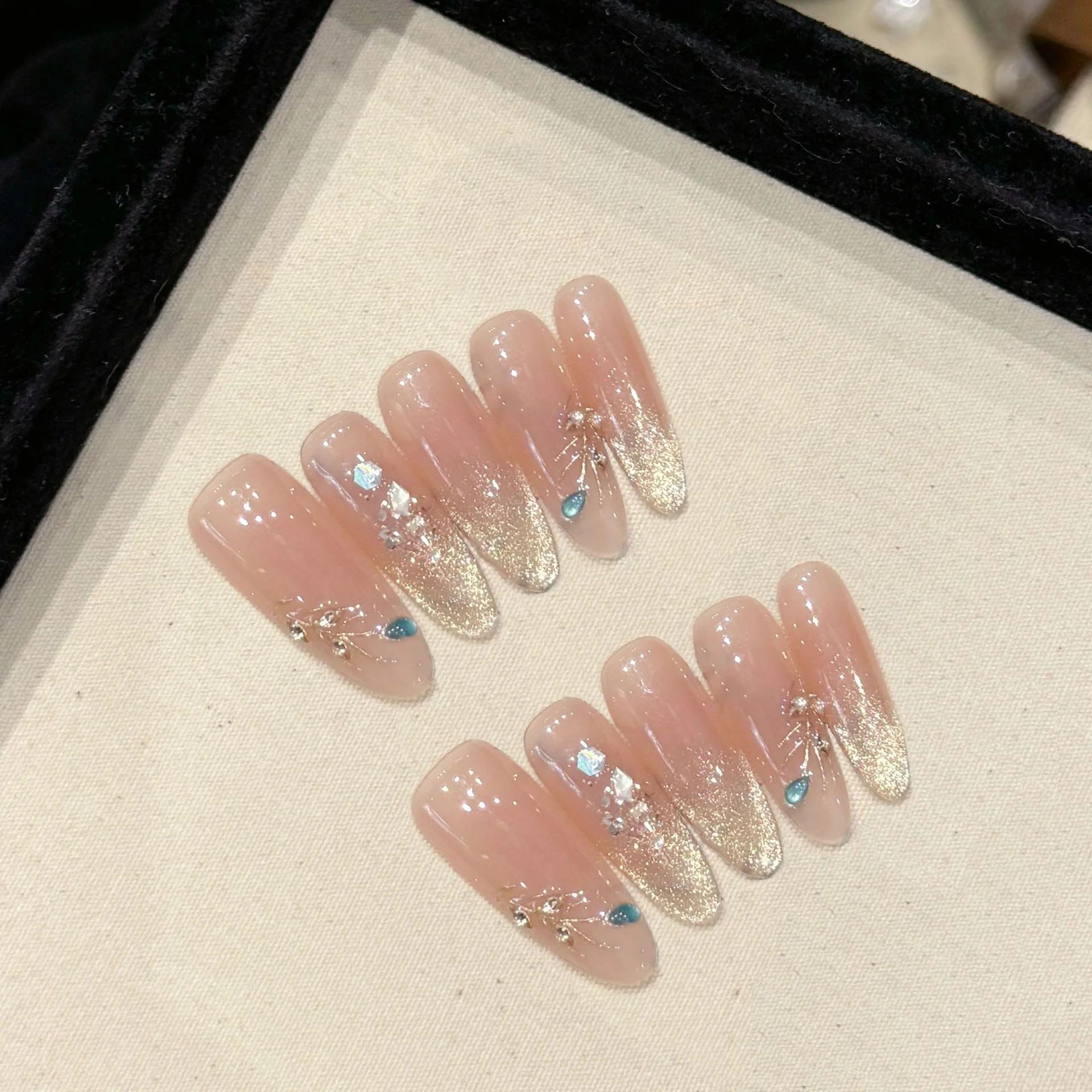 

10Pcs Glitter Cat Eye Press on Fake Nails with Diamond Sequins Gradient False Nails Long Almond Artificial Nails Nude Nail Tips