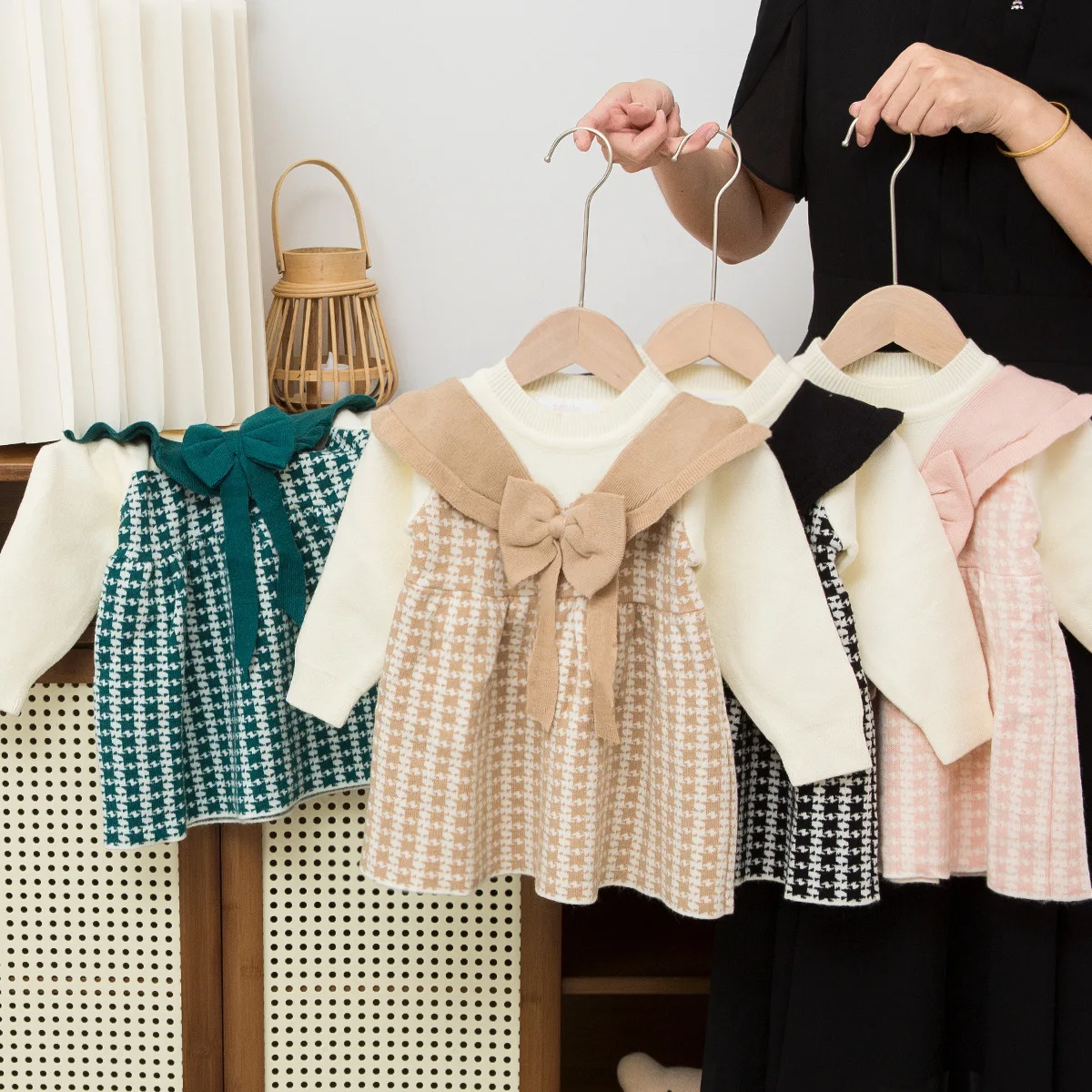 

Childrens Sweater Dress Autumn Winter New Round Neck Splicing Grid Bow Fashion Elegant Sweater Dress