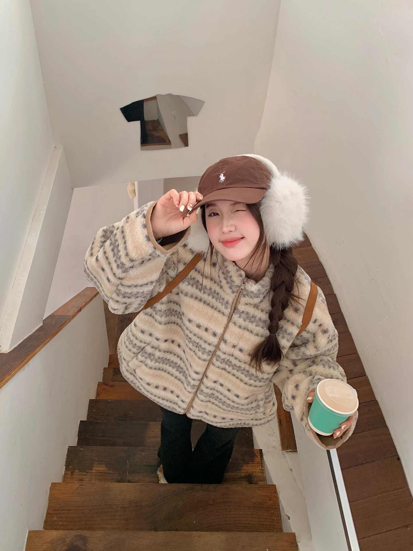 Casaco Feminino de Couro Sintético Estilo Retrô Nórdico com Gola Alta, Quente, em Fibra de Poliéster, Comprimento Longo, com Zíper