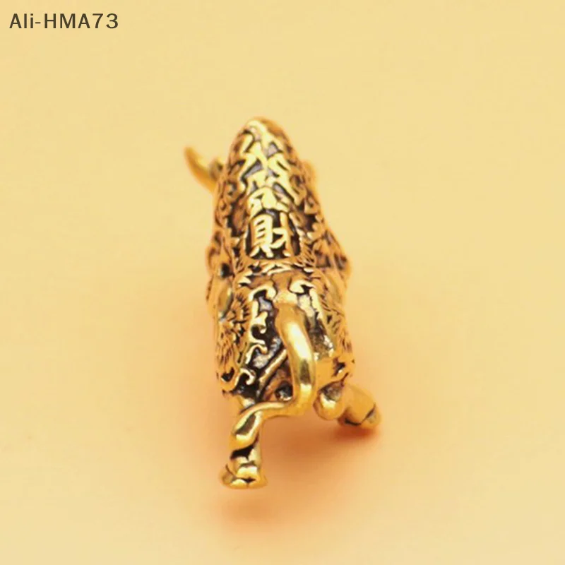HMA73-ทองเหลือง Lucky Bullfighting รูปปั้นเครื่องประดับตกแต่งบ้าน Bitcoin Stock Market Trading Lucky Bull Office Desk Decor งานฝีมือ
