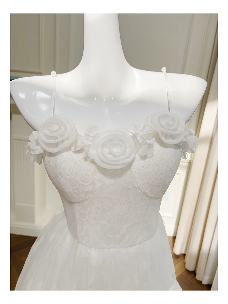 ชุดเดรสยาวสีขาวแบบเปิดไหล่ ทรงเอไลน์ แขนยาวทรงกระบอก เอวกลาง ดีไซน์เรียบหรู สไตล์บริสุทธิ์ เหมาะสำหรับวันหยุดและงานแต่งงาน