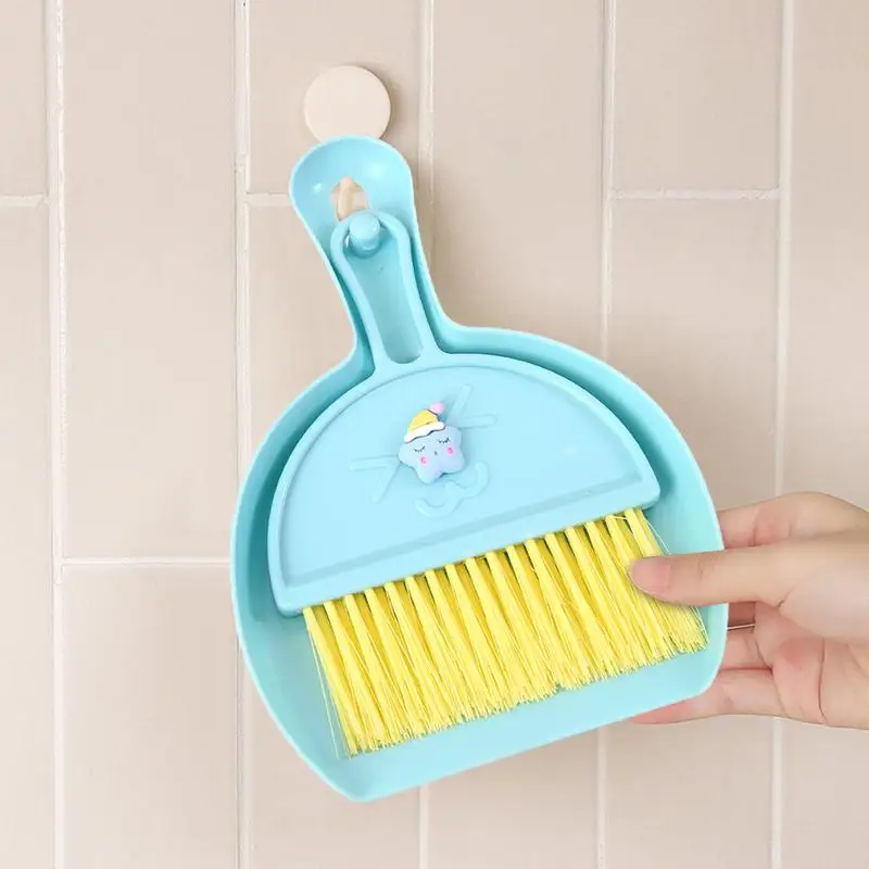 Portable Keyboard Dustpan Cute Desktop Hangable Dust Soft Brush Miniature Broom Portable Keyboard Cleaner Comfortable To Touch