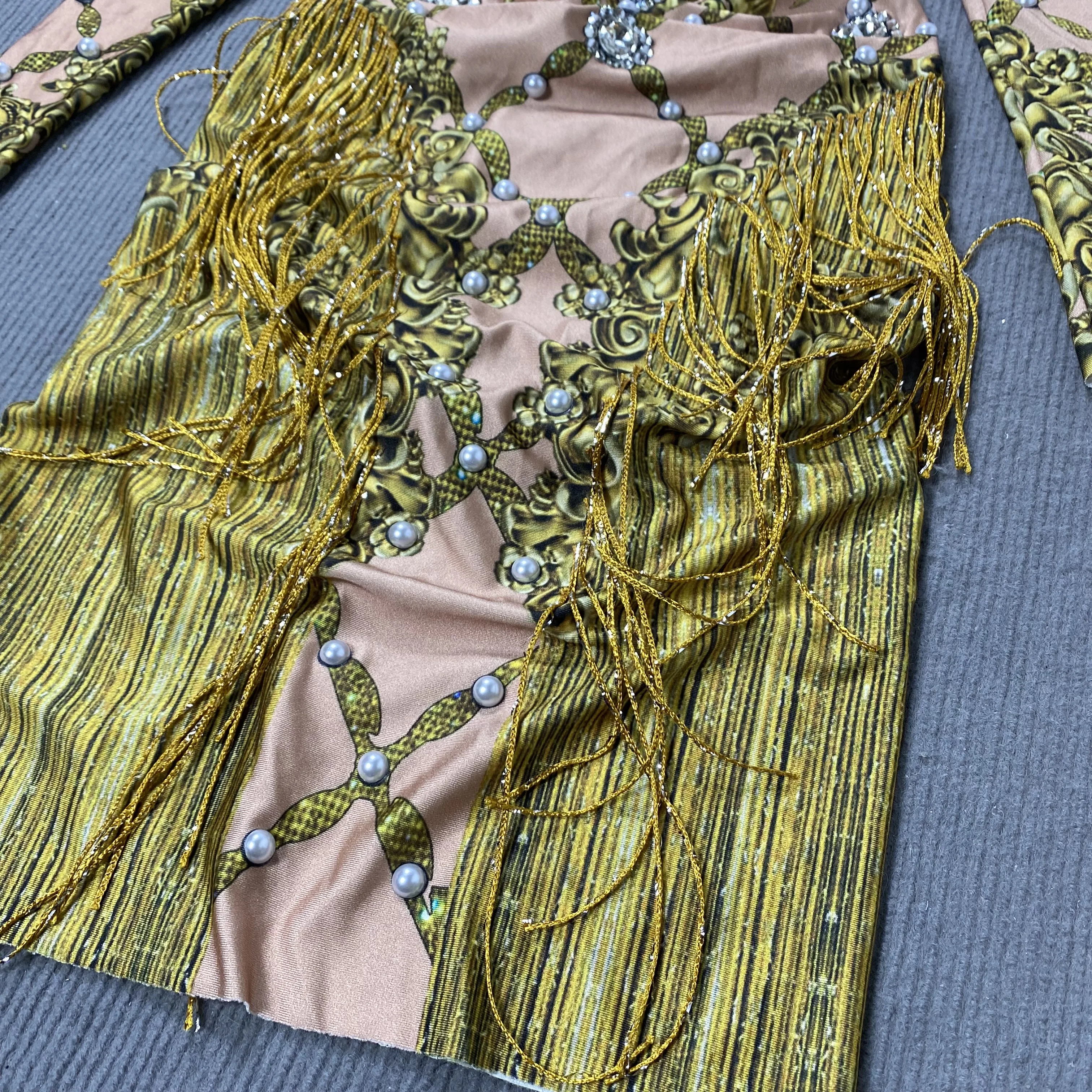 Seksowna Złota Sukienka z Frędzlami, Długim Rękawem i Cyrkoniami, Kostium Drag Queen, Strój dla Piosenkarki na Imprezę, Urodziny, do Klubu, na Scenę ​ Wieczorowe ubranie na przyjęcie