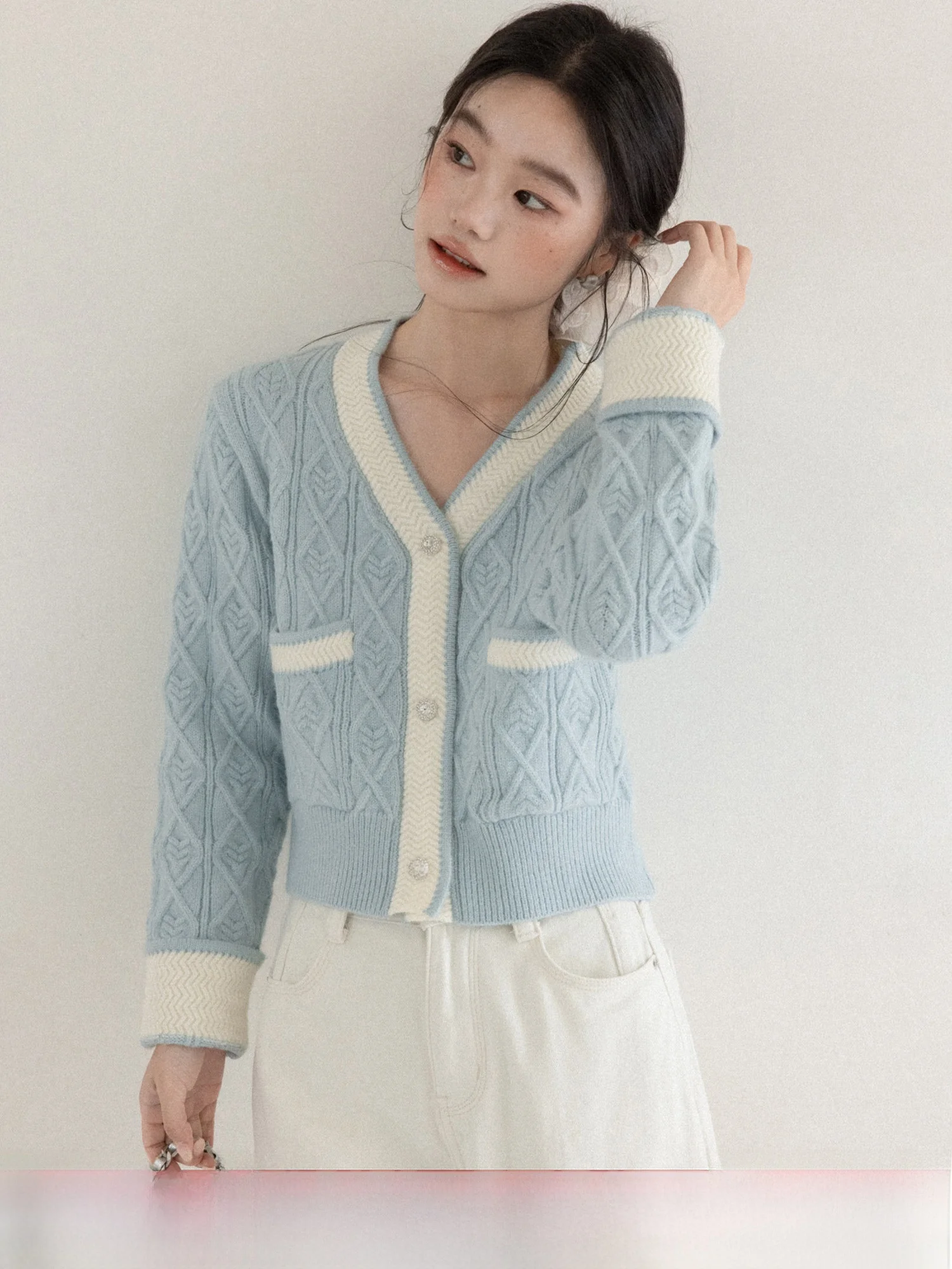 

Thiened V-ne Knitted Sweater Women's Faion Color Blo Winter New Arrival Cardigan Coat Warmth Flattering Fit Casual Wear