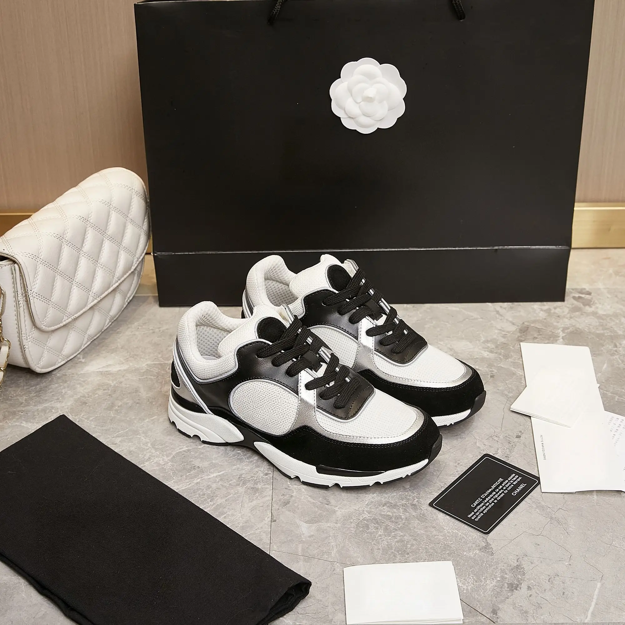 Men Women Black White Silver Color Block Mesh Thick Sole Running Shoes Suede PU Splicing Low Top Shoes Retro Couple Lace-up Anti-slip Jogging Sneakers