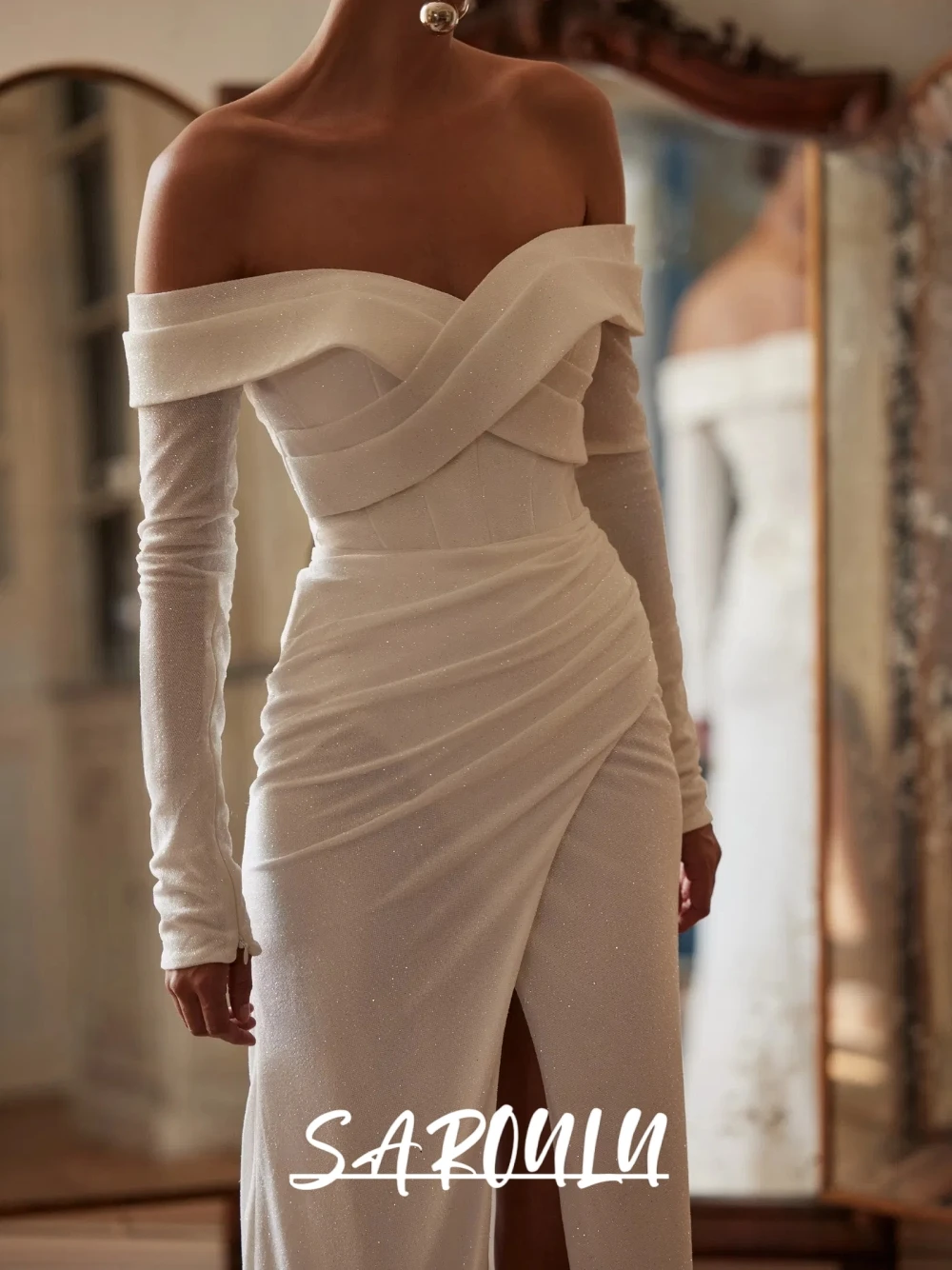 Modern Minimalist Off-the-shoulder Long Sleeved Glitter Bodycon Wedding Dress High Split Slim Fit Elegant Bridal Gown Customized