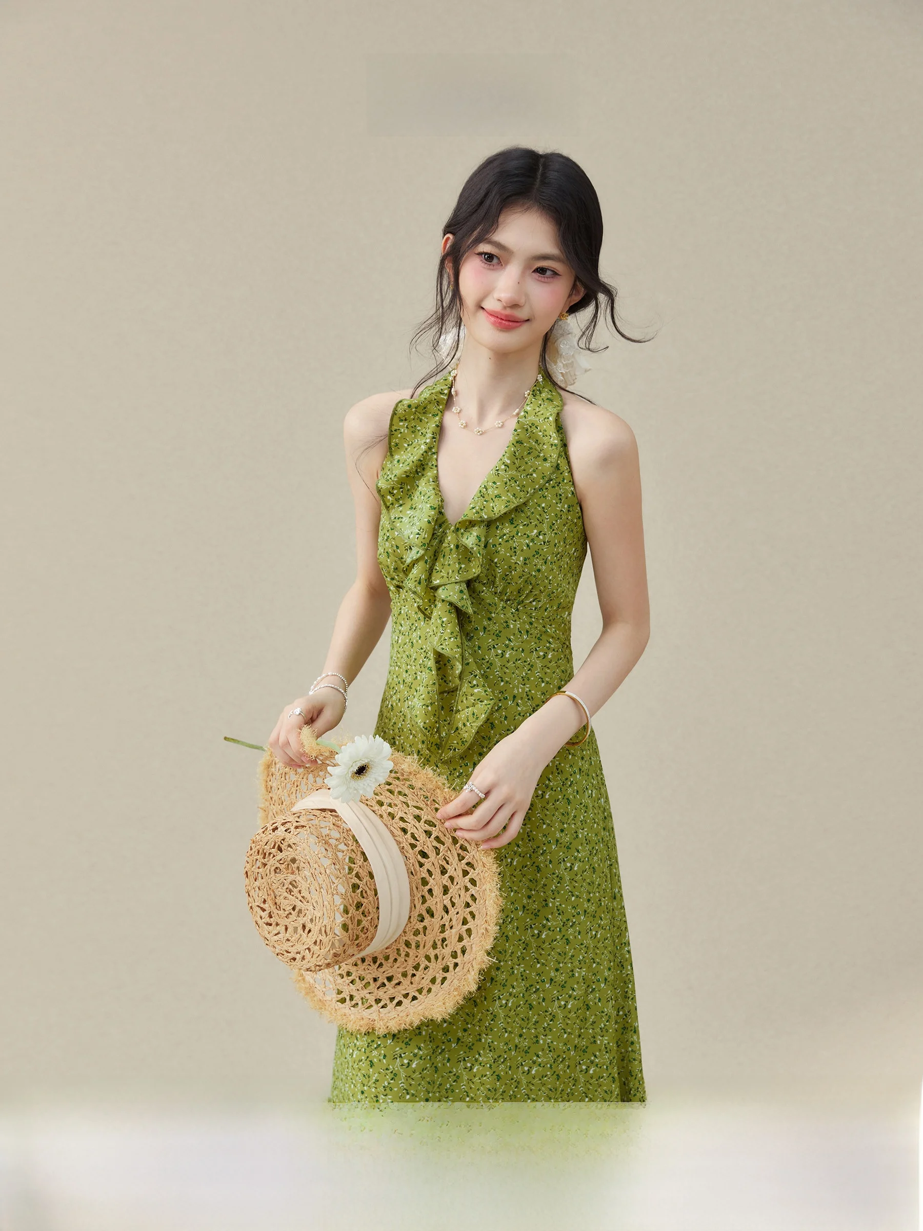 

Vacation Style Green Floral Print Neck Hanging Strapless V-Neck Dress Casual A-Line Skirt for Women Spring Season