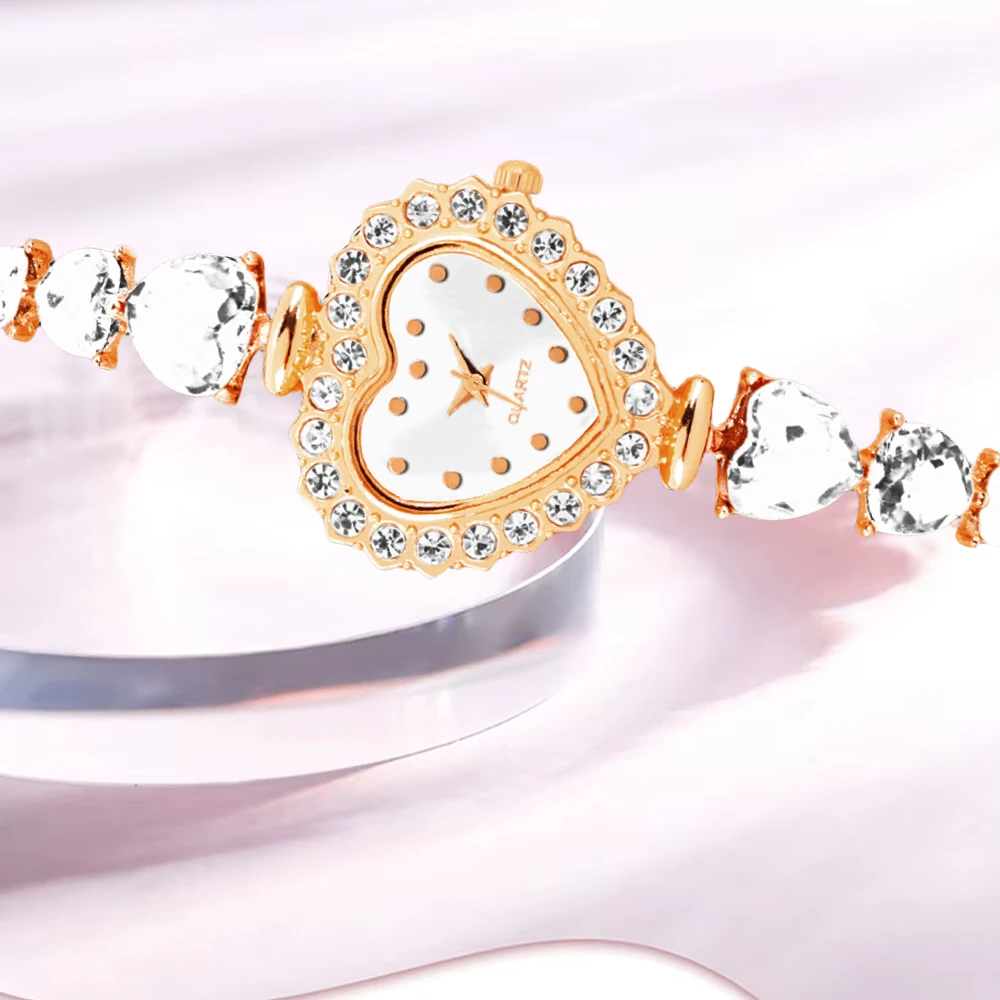 A ladies' white heart-shaped dial design, high-end personality, niche quartz watch, Valentine's Day gift, high-end accessory