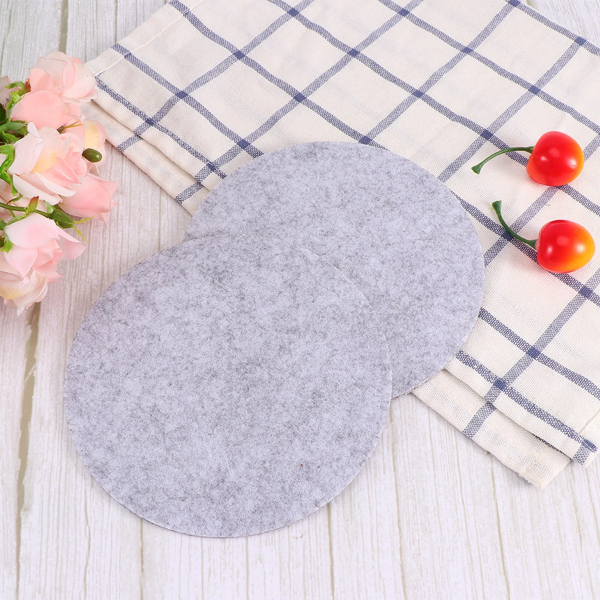 

20pcs 14X14Cm Round Felt Furniture Pads Non-Slip Floor Protectors Water Resistant Chair Table Feet Mats Home