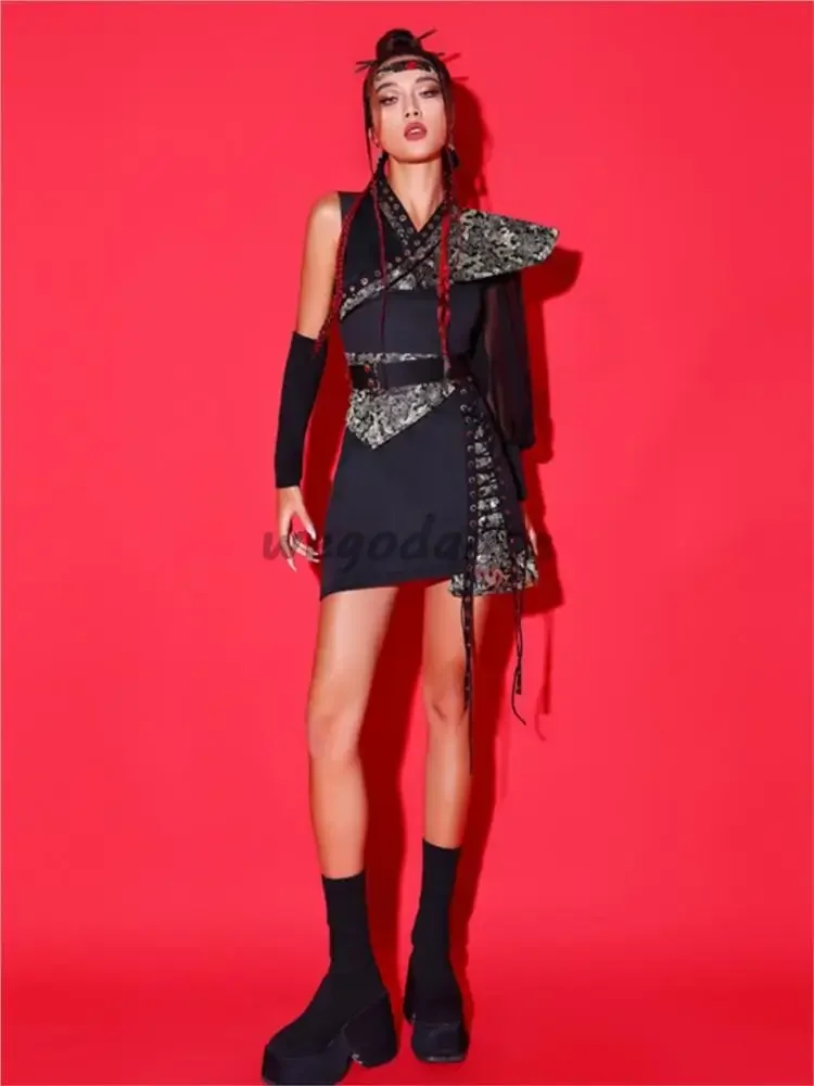 زي رقص على الطراز الصيني للنساء ، مجموعة أعمال ، مغني ، أداء موسيقى الجاز ، قيادة