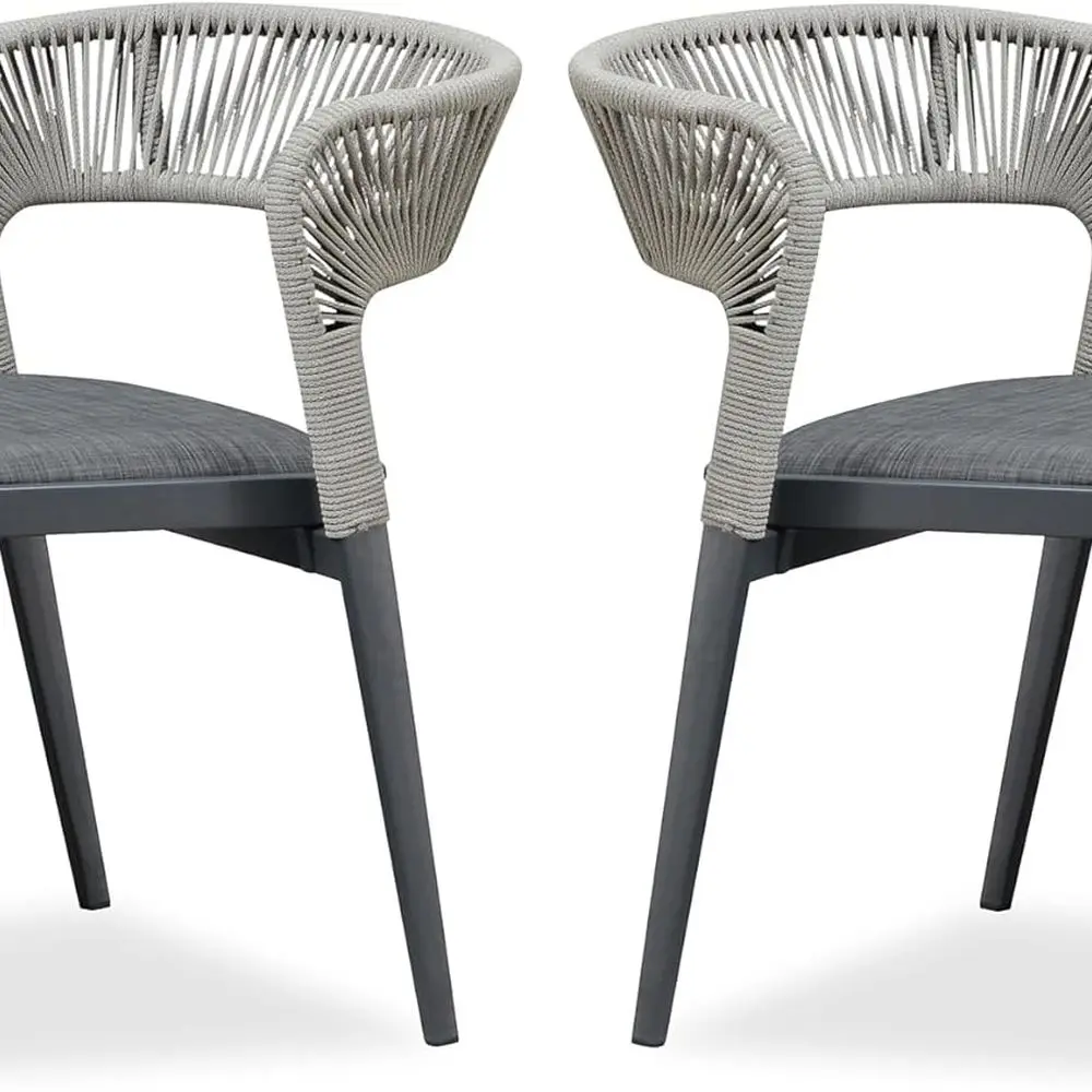 

Серые всепогодные плетеные уличные обеденные стулья с подушками для патио, газона и террасы