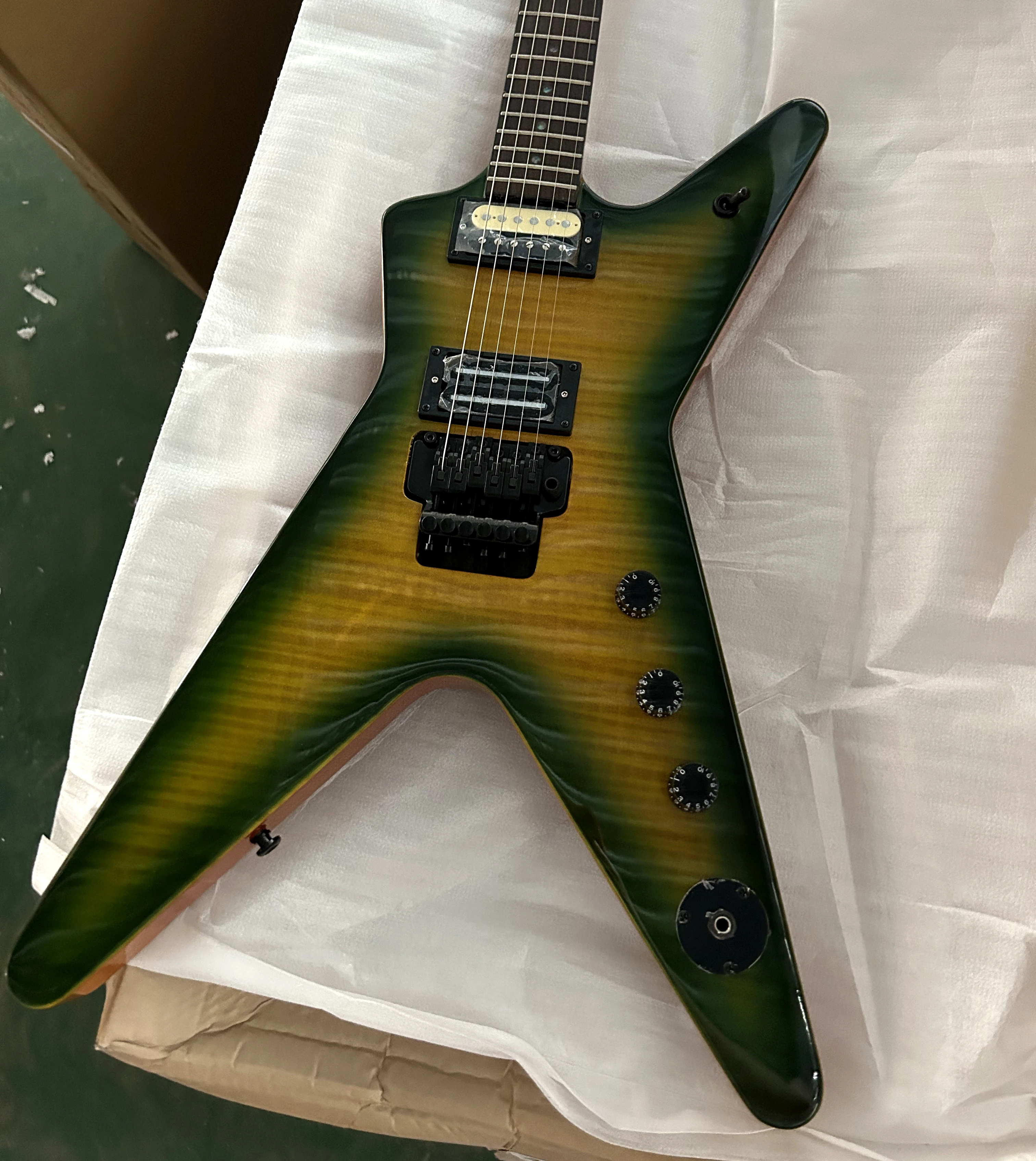Unusual Shape Electric Guitar Musical Instrument Mahogany Body And Neck Double Rock Birdge