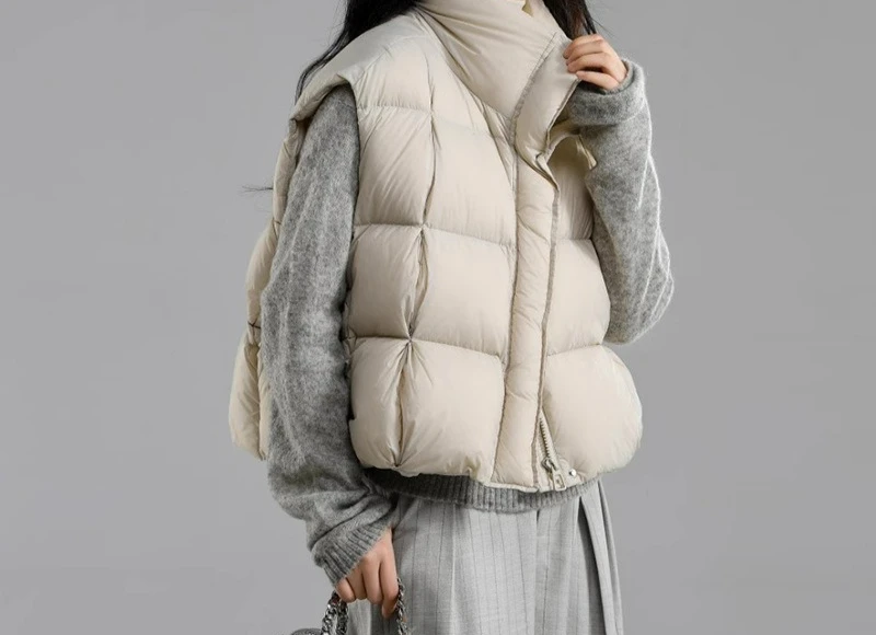 

Winter 2025 Short Stand Up Collar Thickened Down Vest for Women Wearing Casual Warm Bread Vest