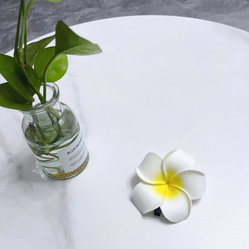 Nuevas pinzas para el cabello de flores de Plumeria para mujeres y niñas, pasador de flores con forma de huevo encantador, pasador de flores, bolso de fiesta hawaiano, accesorios para sombreros