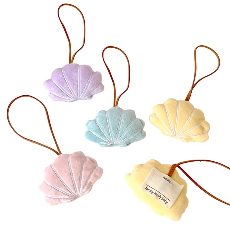 Pendentif coquillage en peluche grinçant, autocollant anti-perte de nom, porte-clés en peluche beurre, breloque pour sac d'école, cadeau de décoration pour sac à dos, mignon