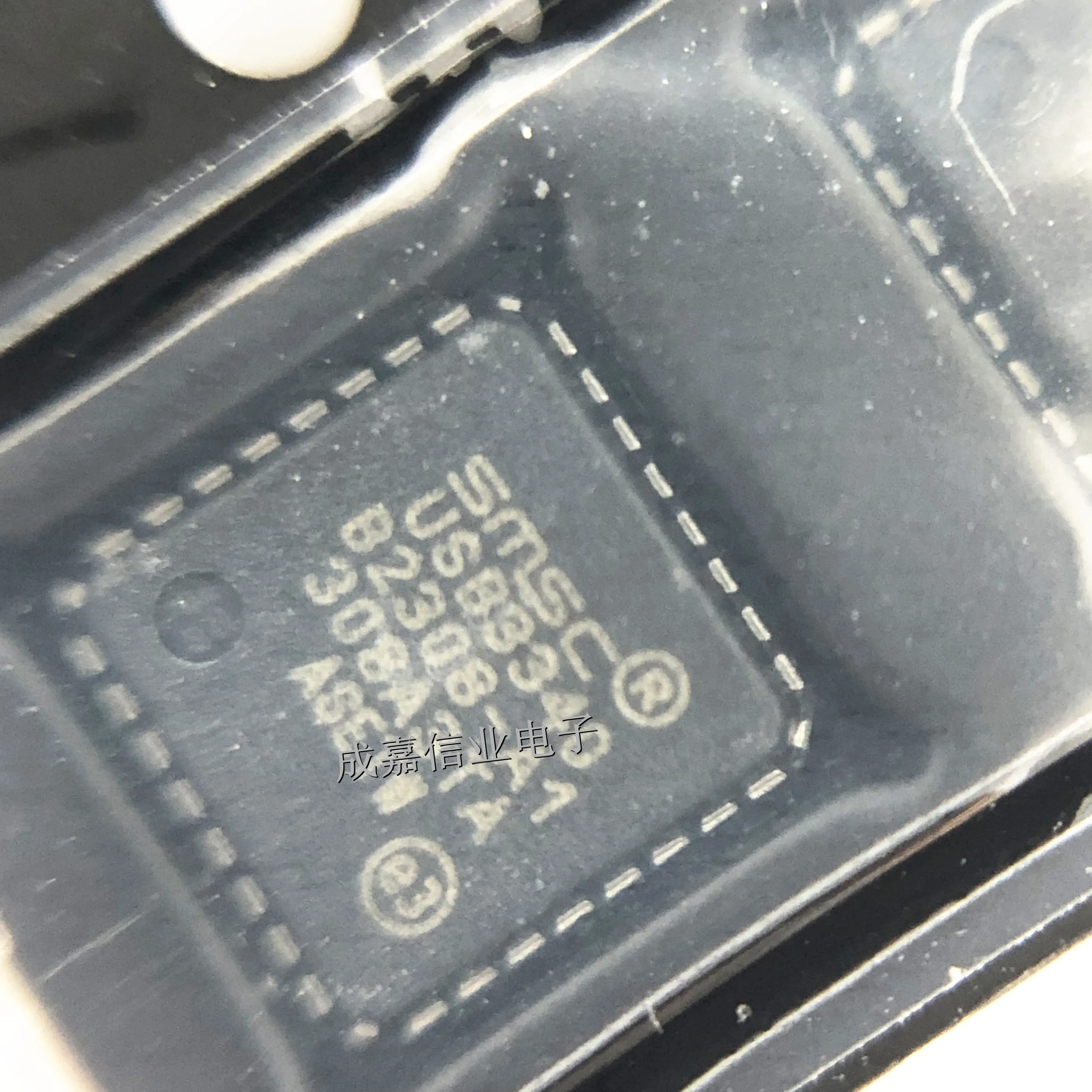 10pcs/Lot USB3340-EZK-TR QFN-32 USB3340 USB Interface IC Hi-Speed USB 2.0 flexPWR ULPI Trans Operating Temperature:- 40 C-+ 85 C