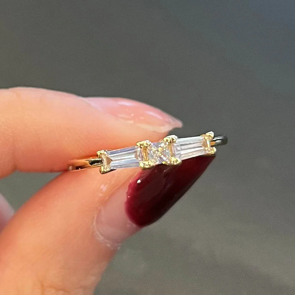 Huitan New Gold Color Finger Ring for Women Inlaid Dazzling Crystal CZ Stone Simple Stylish Lady Rings Party Fashion Jewelry