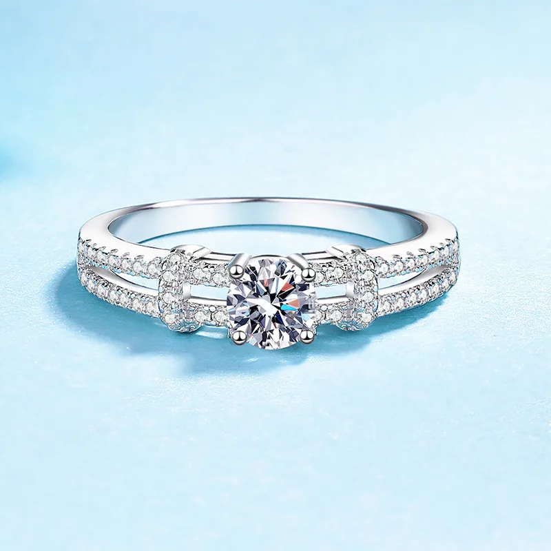 Vivid Double Layer Loop Shape, Women’s PT950 Platinum Double Loop Row Ring Inlaid With 0.5 Carat Moissanite
