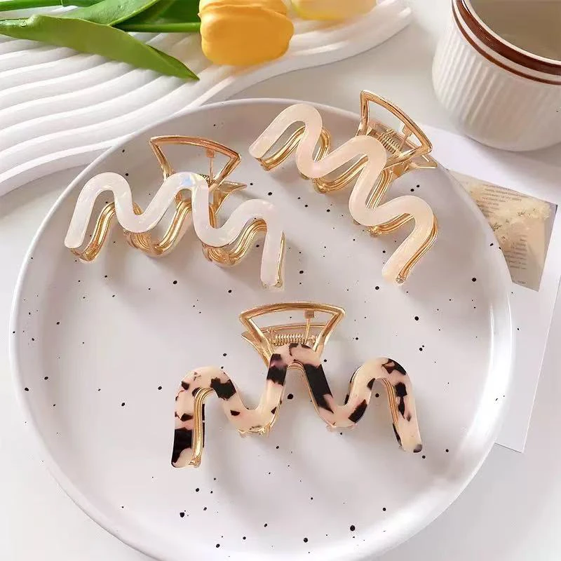 

Цельная элегантная заколка для волос из ацетата М-образной формы, заколка для волос из сплава на затылке, высококачественная заколка в виде акулы, аксессуар для волос