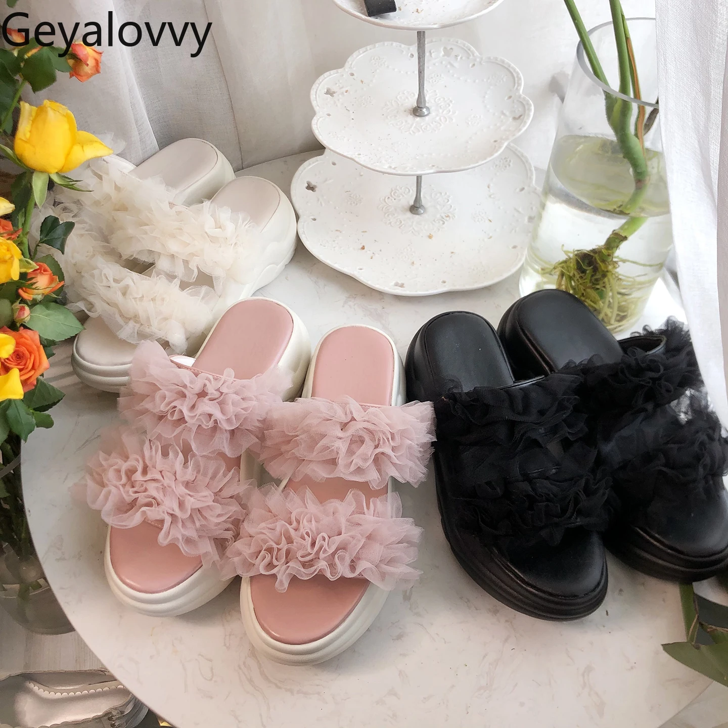 

Sweet and Cute Japanese Style 2025 Summer Women's Shoes New Eleagnt Mesh Lace One Word Light Thick Bottom Beach Cool Slippers