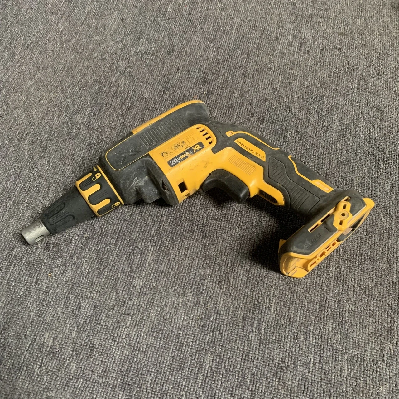 DEWALT DCF620 20V 20 Volt MAX XR Brushless Drywall Screwgun Screwdriver bare machine   second-hand