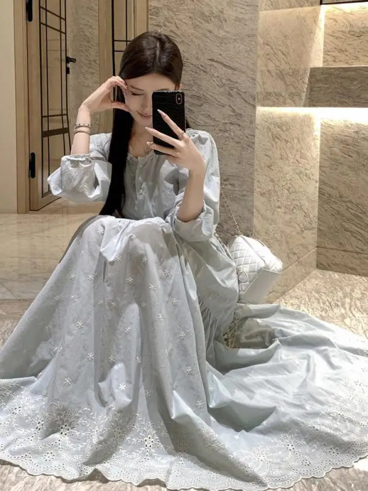 الخريف النساء حزب قطعتين مجموعة جديدة الرجعية التطريز طويلة الأكمام كشكش حافة زر البنطال القصير وارتفاع الخصر مطوي تنورة دعوى