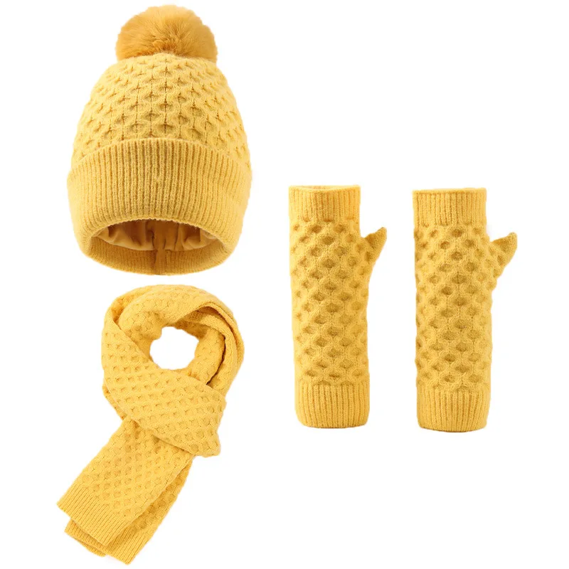 Korean Style Checked Winter Hat Scarf Gloves 3PC Christmas Gift for Couples Warm and Thick Big Brim Wool Hat in  Winter