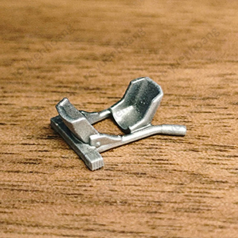 Soporte para modelo de motocicleta, escala 1/64, soporte de estacionamiento, reposapiés, piezas modificadas para accesorios de vehículos RC, 1 Uds.