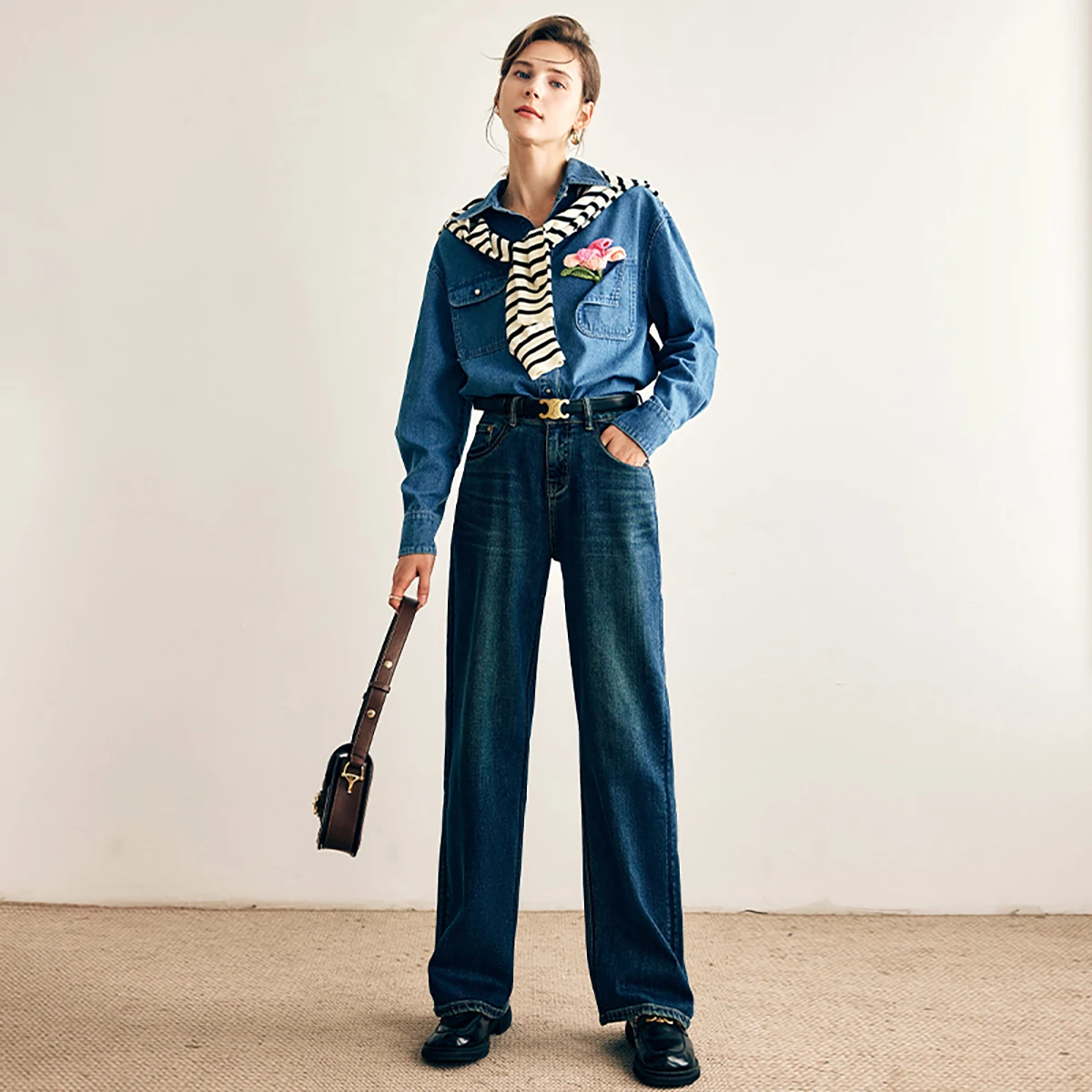 

OLrain Women's Denim Shirts 2025 Autumn Vintage Long Sleeve Turn-down Collar Shirt Floral Pocket Design Woman Blouses O23CC68109