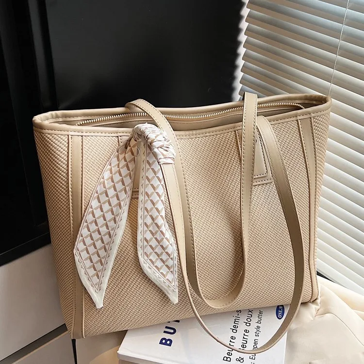 

New 2025 Trendy Spacious Shoulder Bag for Women Minimalist Shoulder Handheld Purse Fashionable Handbag Gift