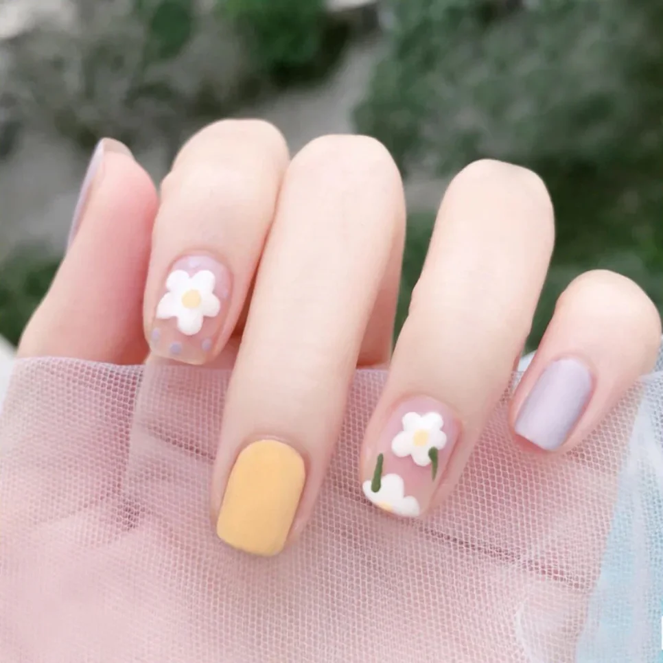 24 Stuks Kleine Verse Witte Bloemen Versierd Matte Draagbare Nep Nagels Geschikt Fee Meisje Zomer Pers Op Valse Nagels Kunst