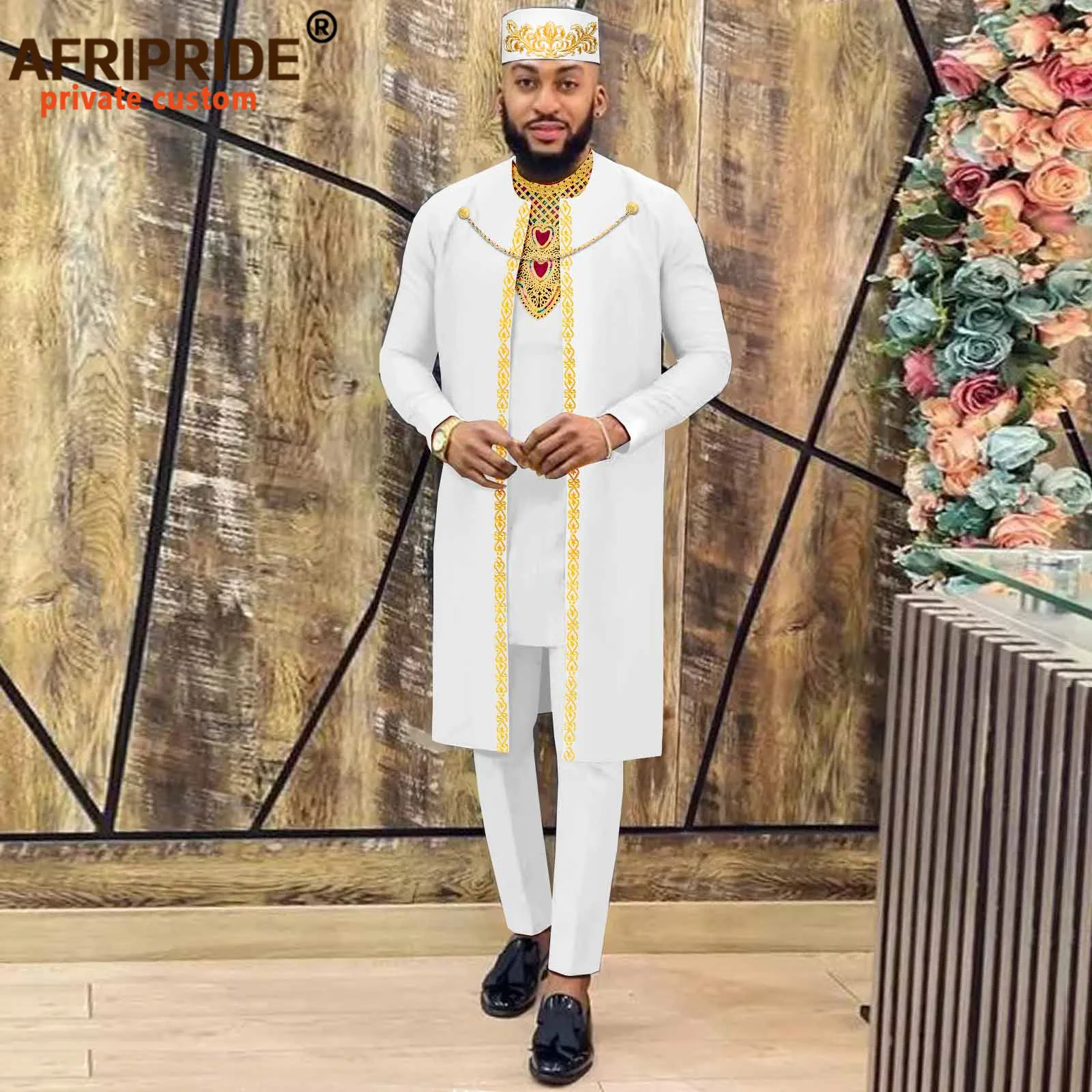 African Clothes for Men Agbada Robes Embroidery Shirts Pants Hats 4 Piece Set Chain Dashiki Outfits for Wedding Evening A2216013