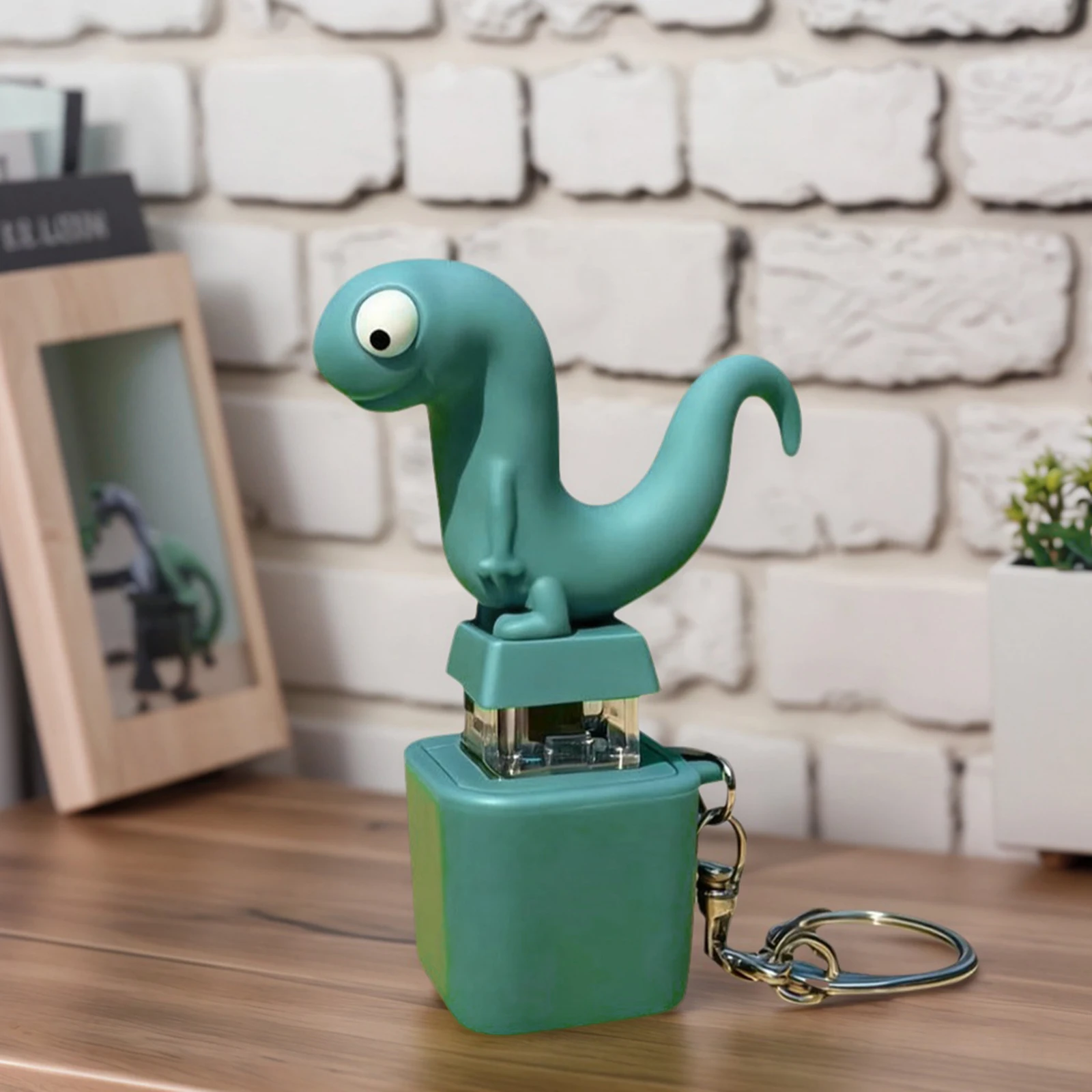 Rechargeable Lizard Button Sound Keychain Funny Decompression Toys Portable Stress Relief Fidget Button Toy Hanging Ornament