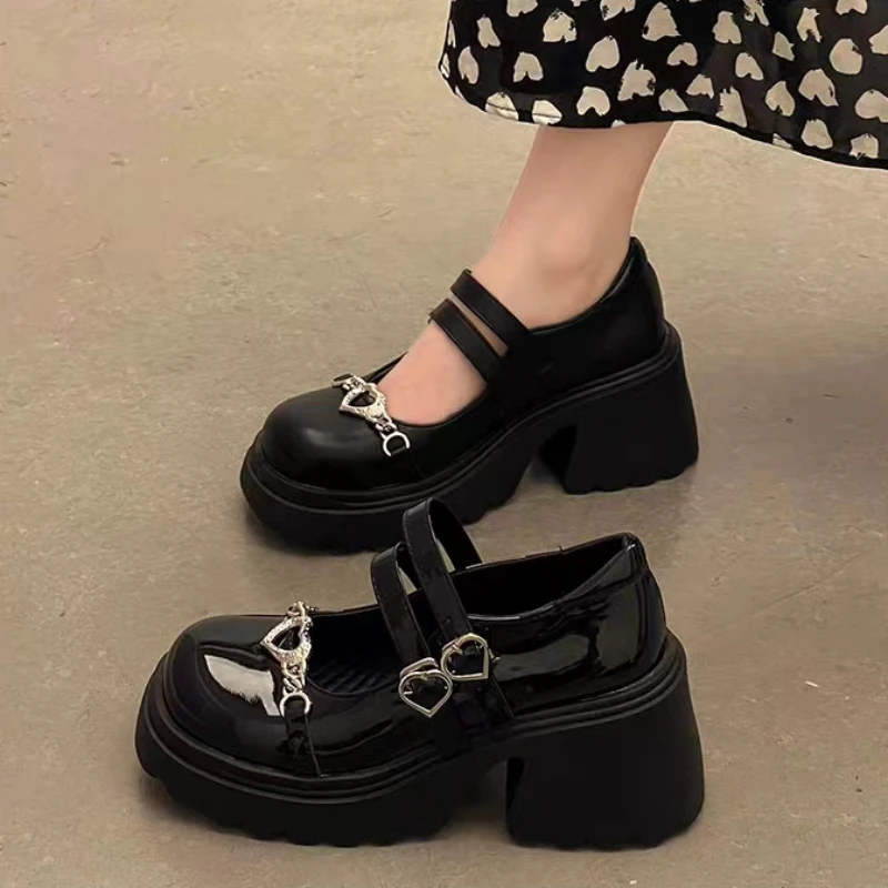 Sapatos Lolita de salto alto para mulheres, bombas de plataforma punk, couro envernizado de senhoras japonesas, sapatos Mary Jane, calçado preto gótico, novo, 2024