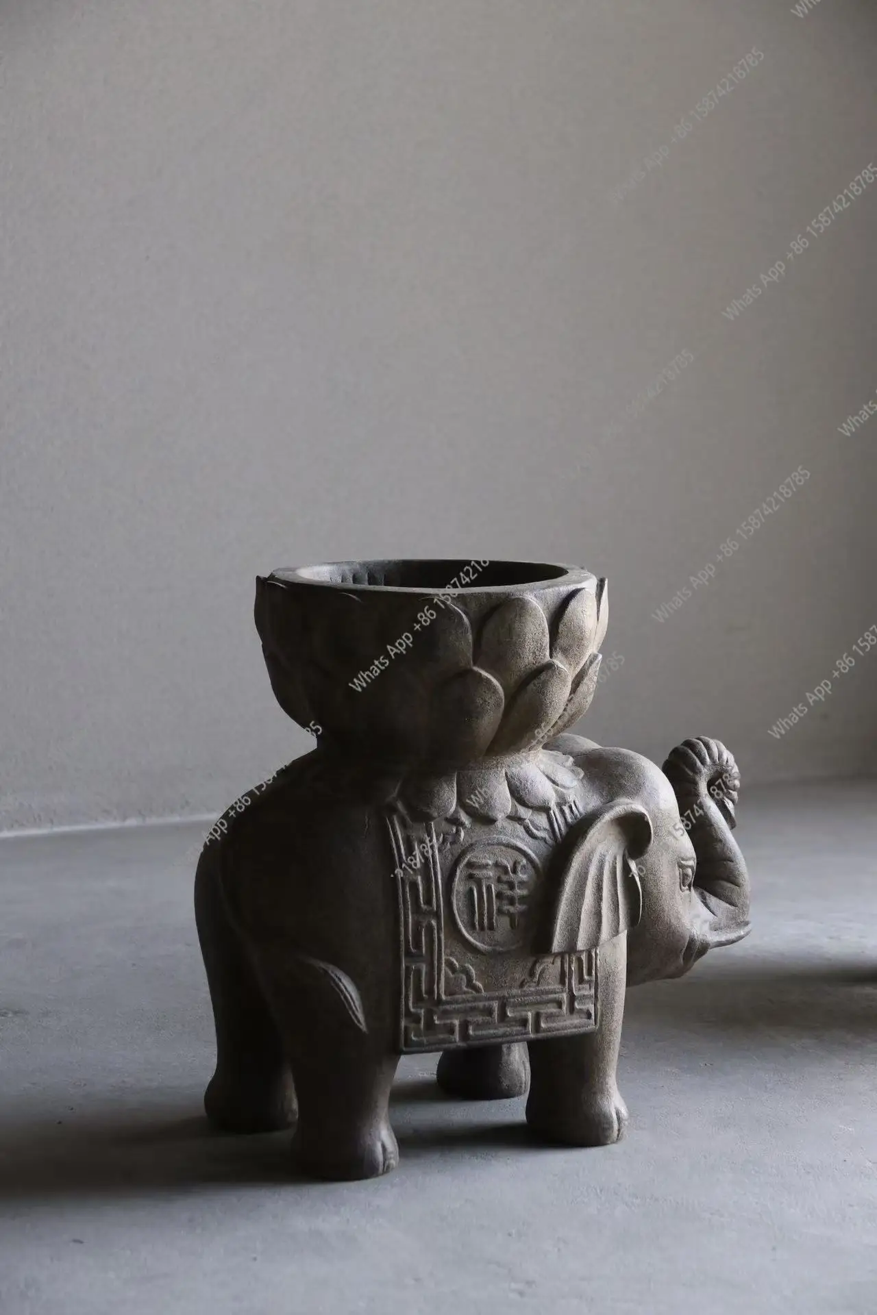 

White jade elephant stone jar, stone pier flower trellis, Chinese courtyard garden decoration ornaments, tea room study