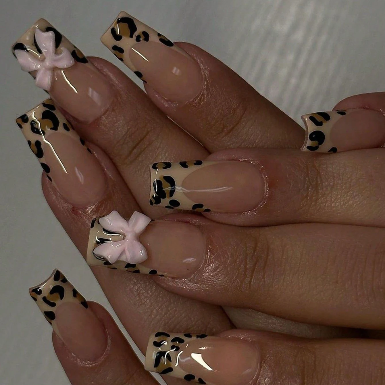 

24PCS Acrylic nail long French press pink nail fully covered square leopard print fake nail