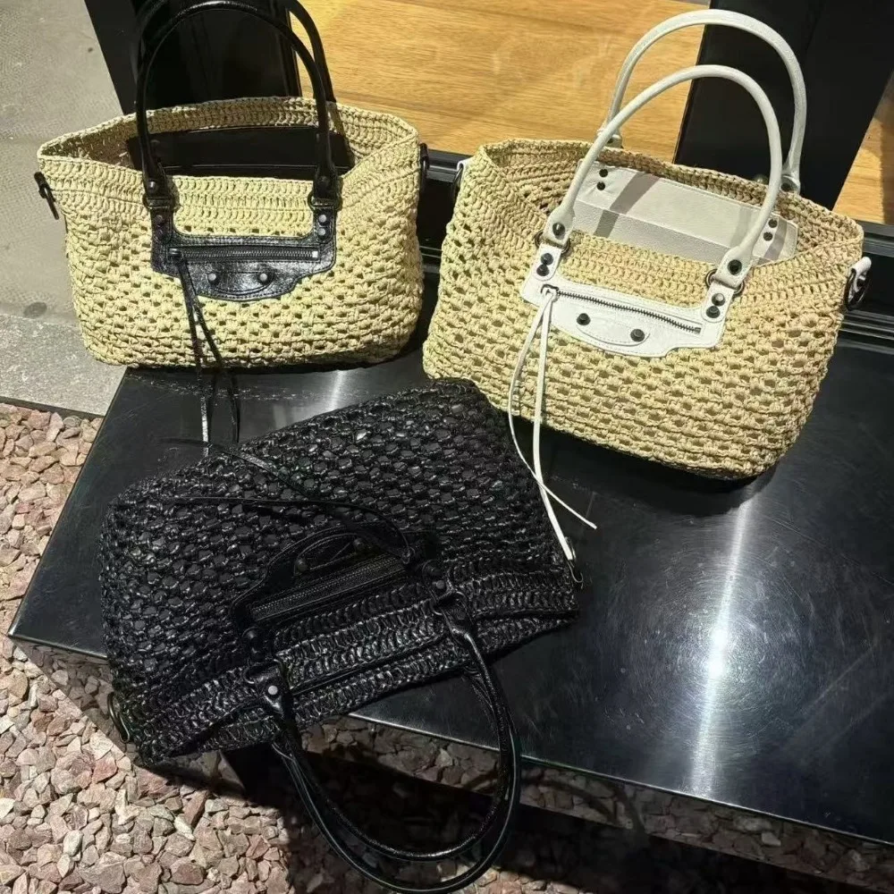 

2026 Summer Woven Locomotive Bag Hand-woven Splicing Oil Wax Leather Rivet Texture Unique Fashion Simple Casual Daily Delicate
