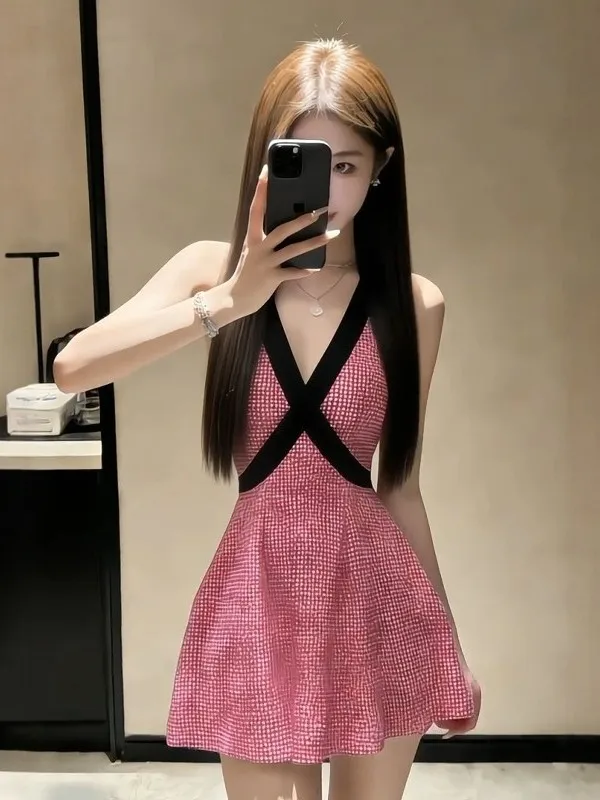 

Elegant V-neck Sleeveless Plaid Dress Women's Spring Summer New Cross Waist Design Short Skirt Soft Medium Elastic A-line Skirt