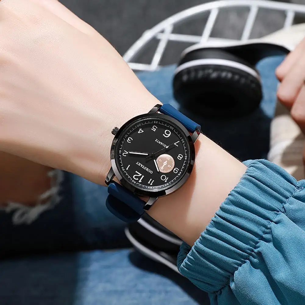 

Мужские кварцевые часы с круглым циферблатом, деловой стиль, силиконовый ремешок, гладкая поверхность, наручные часы с точным временем, часы для поездок на работу 시청