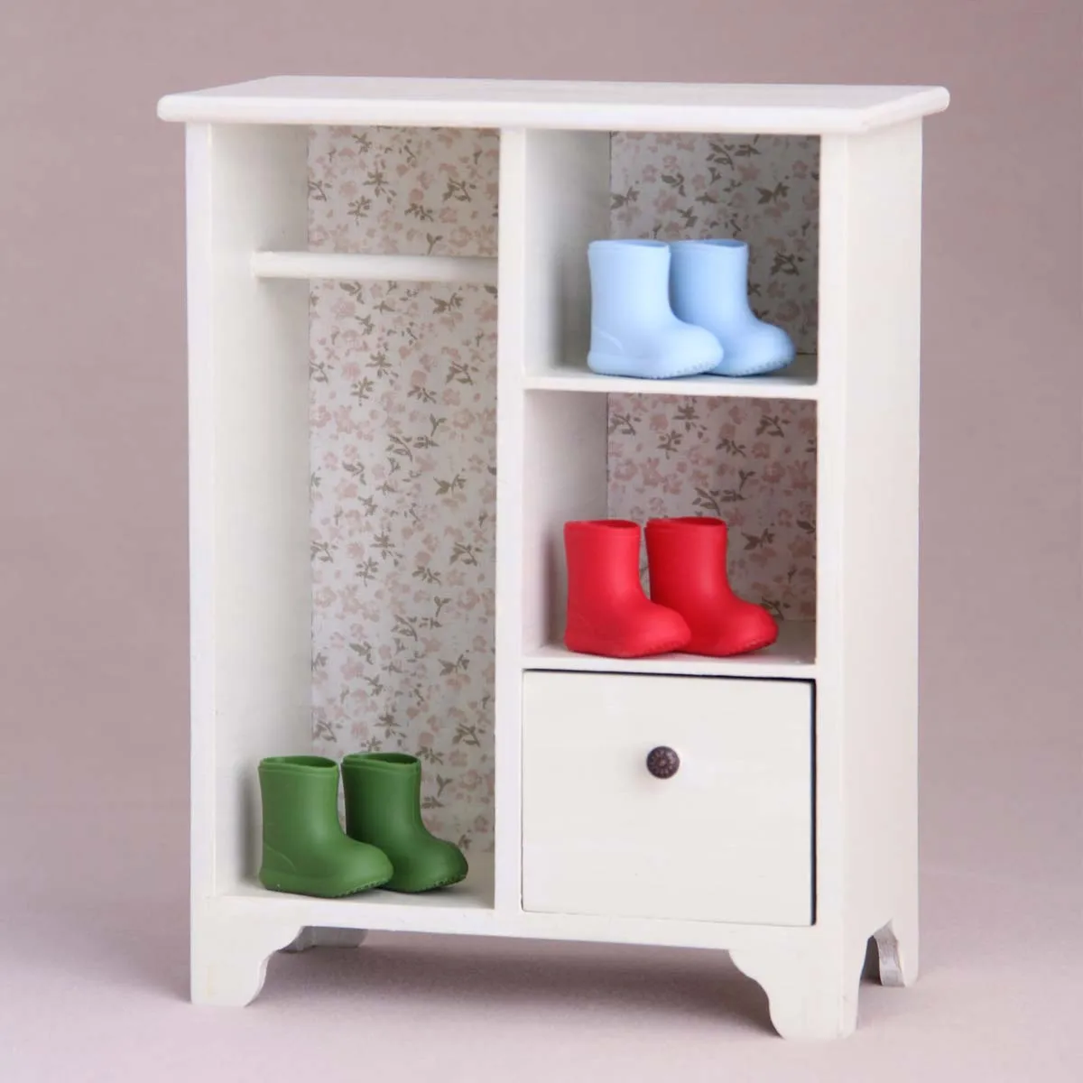 Miniature Decorative Accessories Silicone Rain Boots 2 Pairs Suitable for Mini House Home Decorations