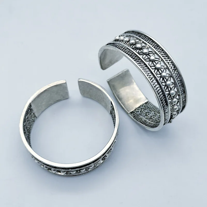 Ethnic Minority Distinctive Silver Bracelet, Traditional Craftsmanship, Handmade Filigree Open Bangle