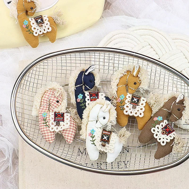 Lindo tela rosa a cuadros Pony dibujos animados relleno bordado Animal broche accesorio para accesorios de ropa