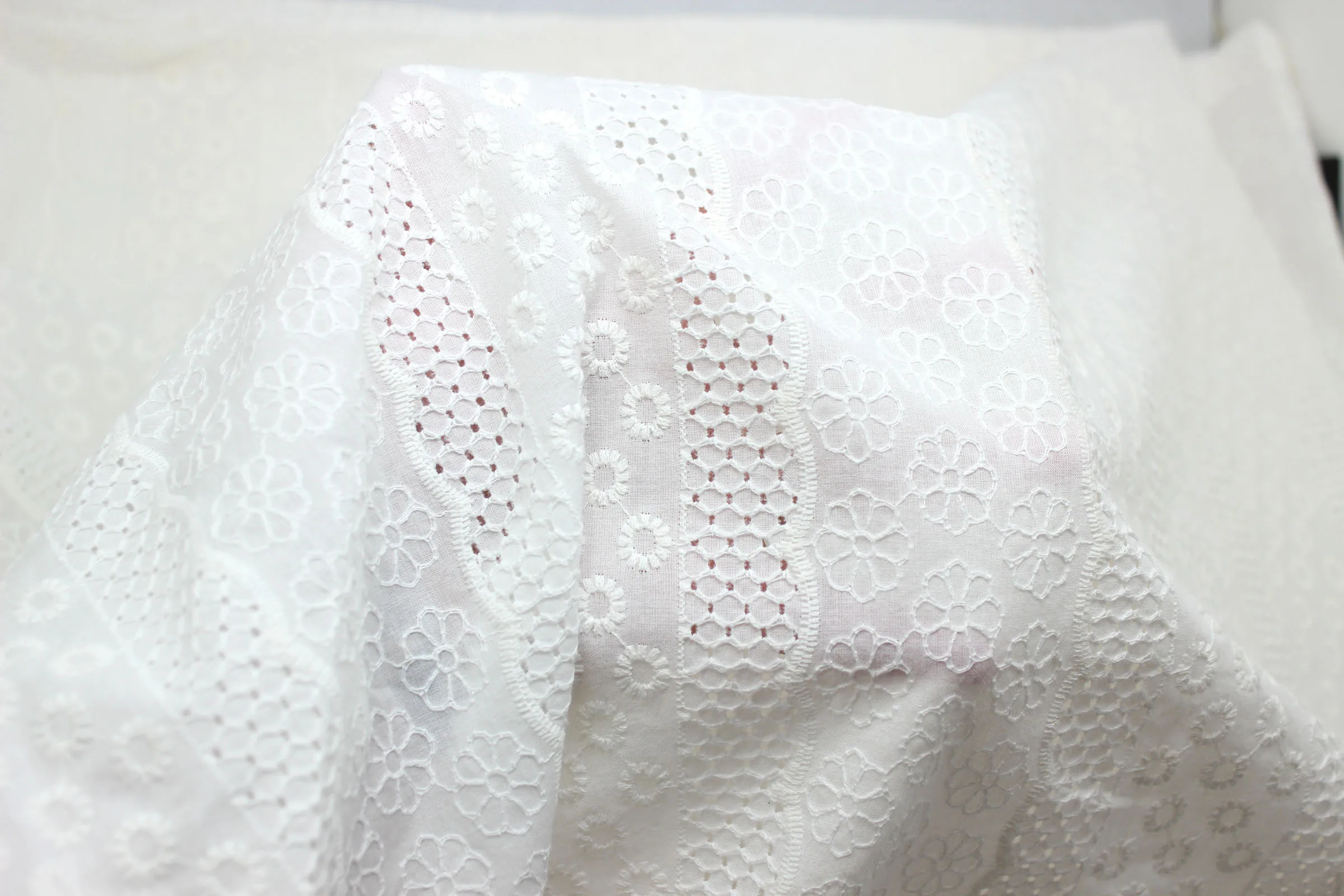 Embroidery Lace Fabric Water Soluble 100% Cotton Small Flower Embroidered For Sewing Clothes DIY Handmade Table Cloth Curtain