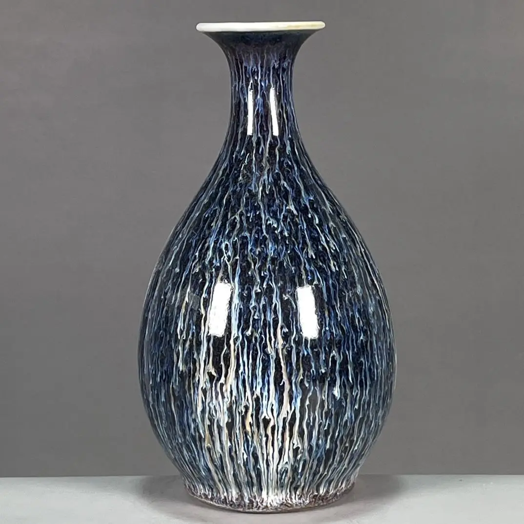 Replica of Chinese-style porcelain antiques, Qing Dynasty Yongzheng period kiln-transformed vase ornaments