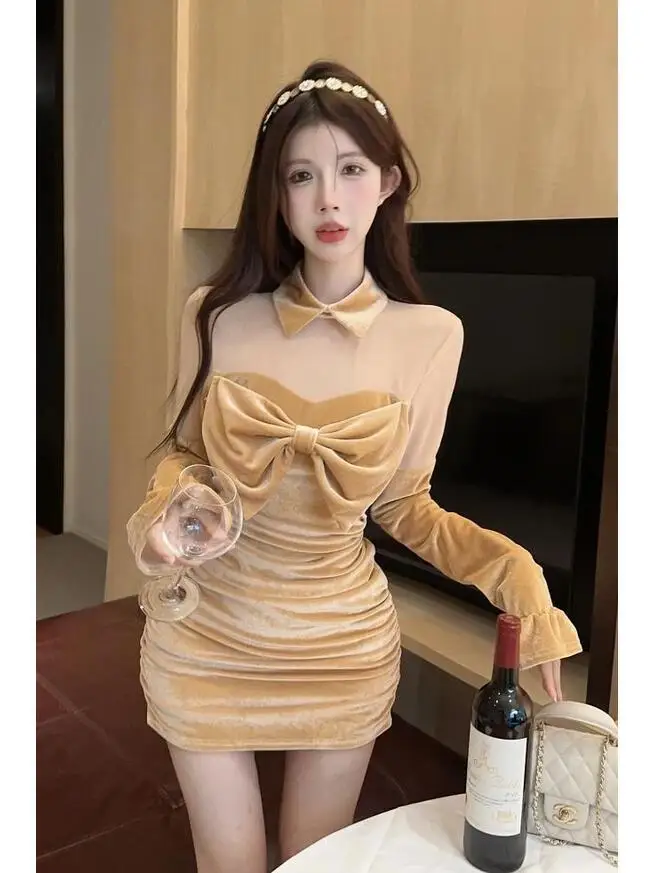 فستان مخملي نقي ومثير خط عنق على شكل قلب شفاف بفيونكة تفاصيل فستان قصير للنساء فستان مأدبة شتوي نمط ملابس داخلية مثير