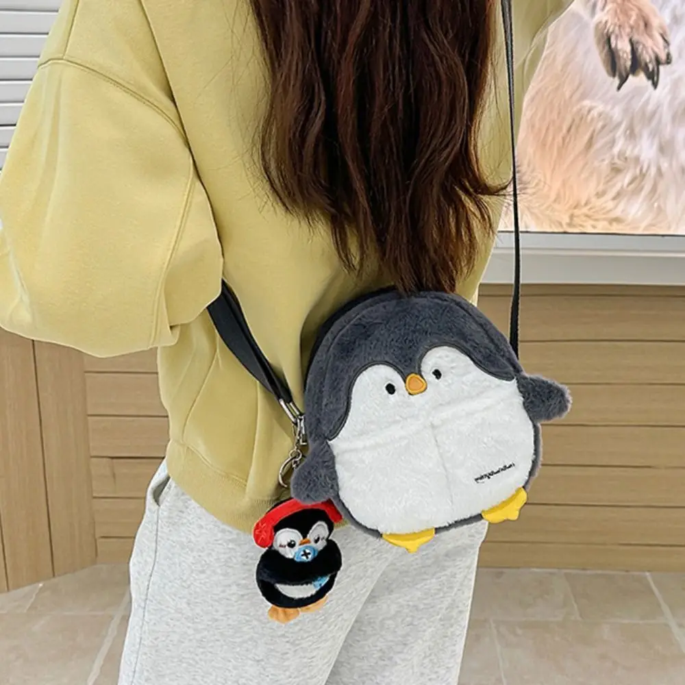 Borsa a Tracolla Casual Kawaii a Forma di Pinguino, Zaino Morbido dall'Aspetto Realistico, Borsa a Spalla Soffice a Forma di Squalo per Esterni