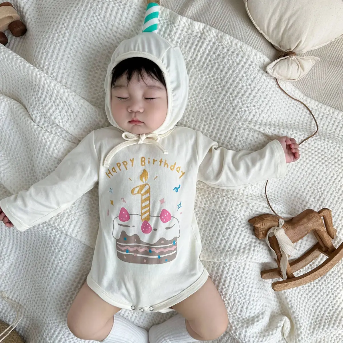 

Ins Korean Baby Birthday Clothes Cake Print Onesie with Hat Cute Romper for Infant Boys & Girls Trendy Photoshoot Outfit
