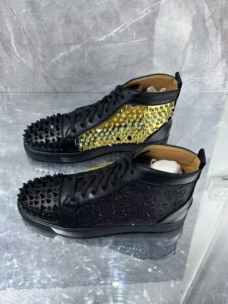 

Роскошные мужские и женские универсальные высокие ботинки из коровьей кожи, золотые, смешанные, черные, с заклепками и кристаллами, с круглым носком, мужские ботильоны на шнуровке